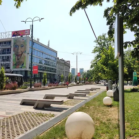 Park Corner Center Free Parking *